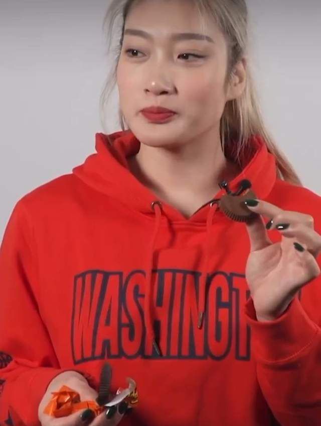 娇妻被两根一起进3p